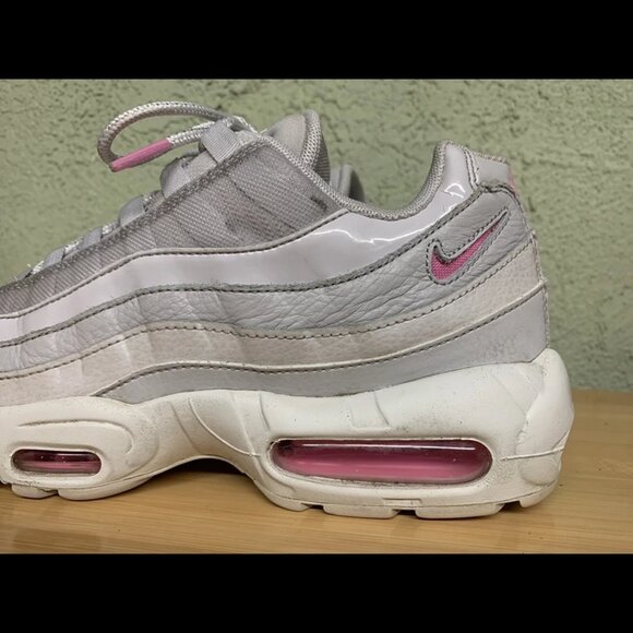 RARE 🚀 Nike Womens Air Max 95 SE AQ4138-002 Gray Running Shoes Sneakers Size 10 - Picture 8 of 11